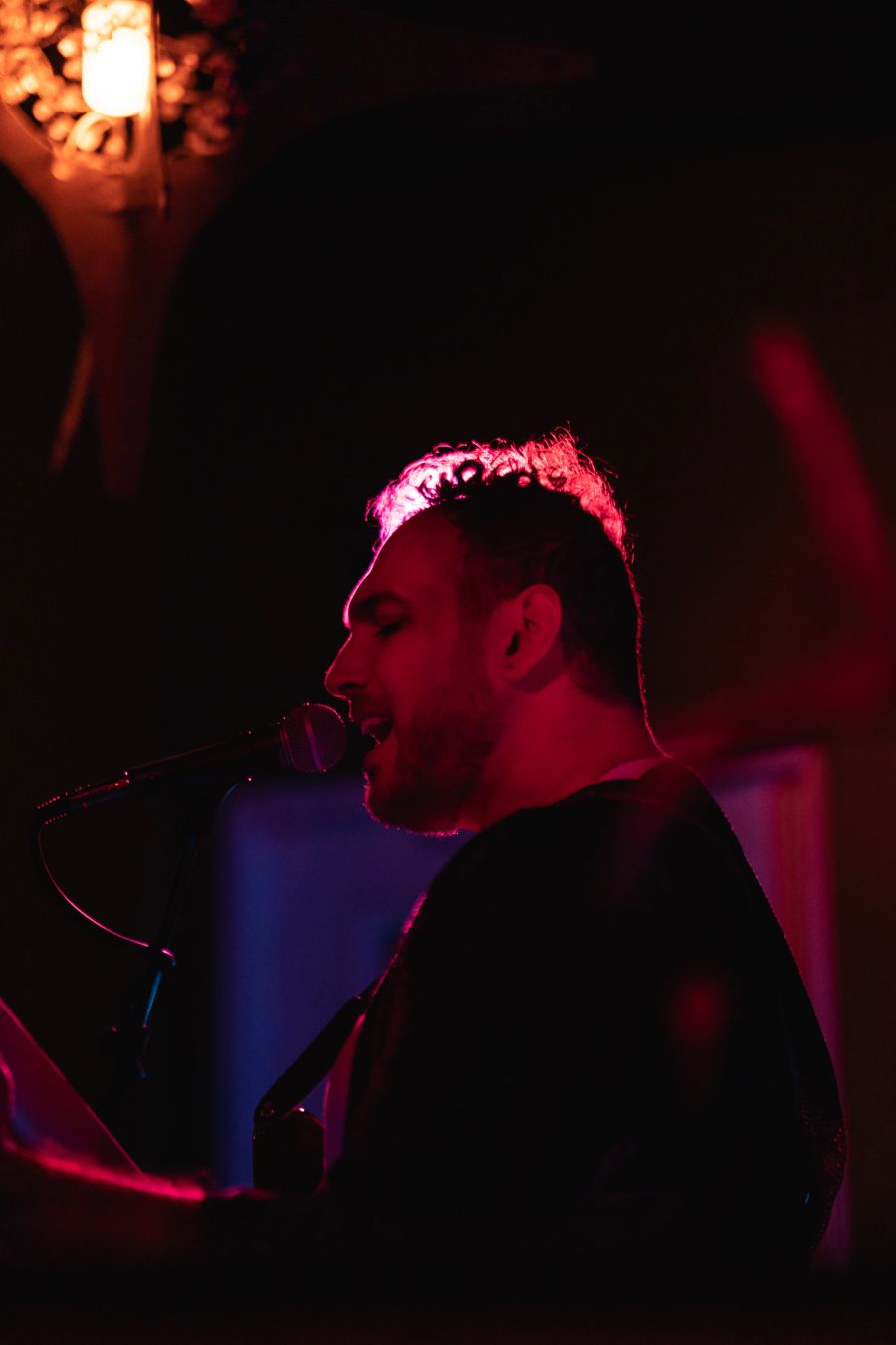 Elliot.wavs press photo 4